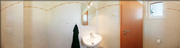 360-Grad-Panorama - G&auml;ste WC im Musterhaus-Eigenheim "Park Spreti"