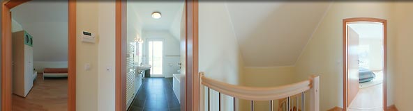 360-Grad-Panorama - Flur im Obergescho&szlig; im Musterhaus-Eigenheim "Park Spreti"